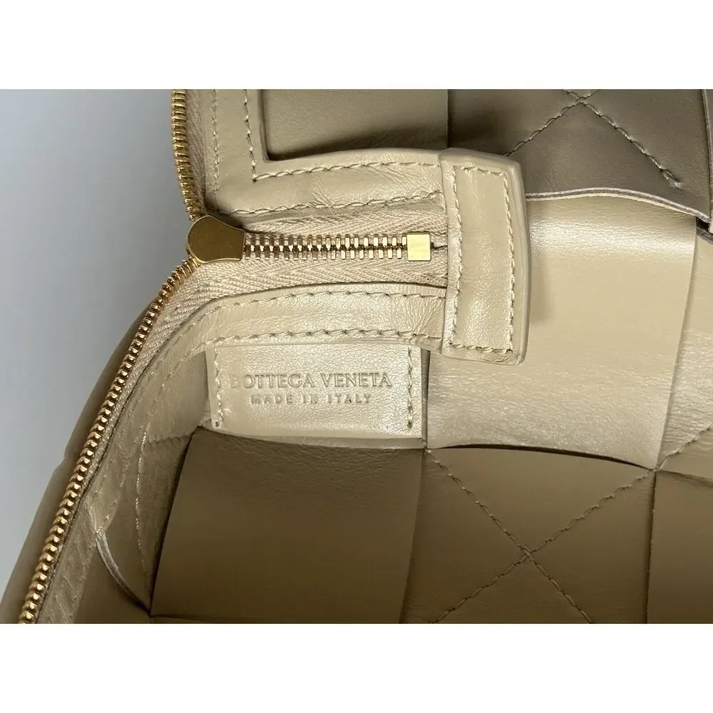 NWT $1250 Bottega Veneta Intrecciato Leather Travel Case Multitan 680212